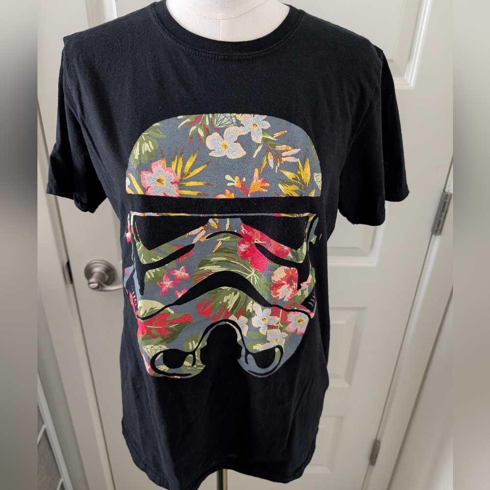 STAR WARS Floral Stormtrooper Black Graphic Tee Size Medium